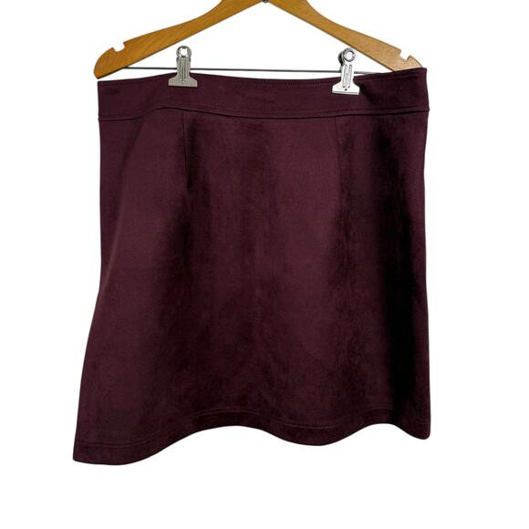 Loft Women Burgundy Mini Skirt Size 10 Faux Suede Preppy Academia Classic Work - Picture 2 of 5